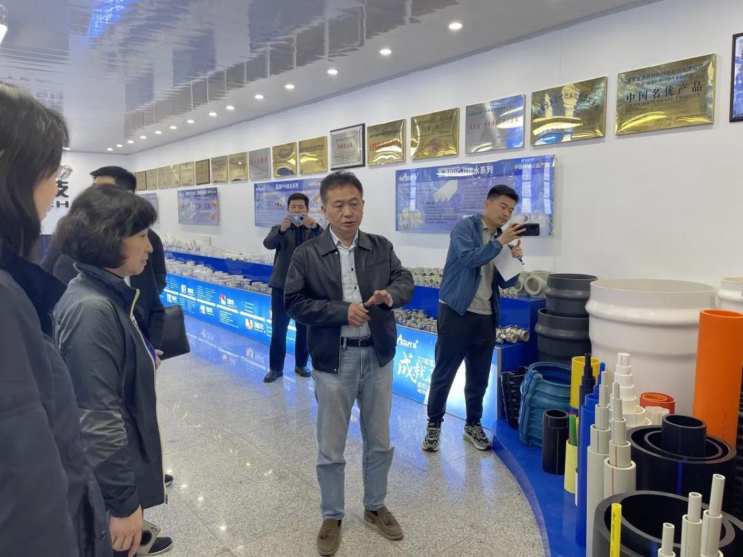 乐鱼页面在线登录资讯 | 中国水利报社党委书记邓淑珍一行莅临乐鱼页面在线登录公司调研考察