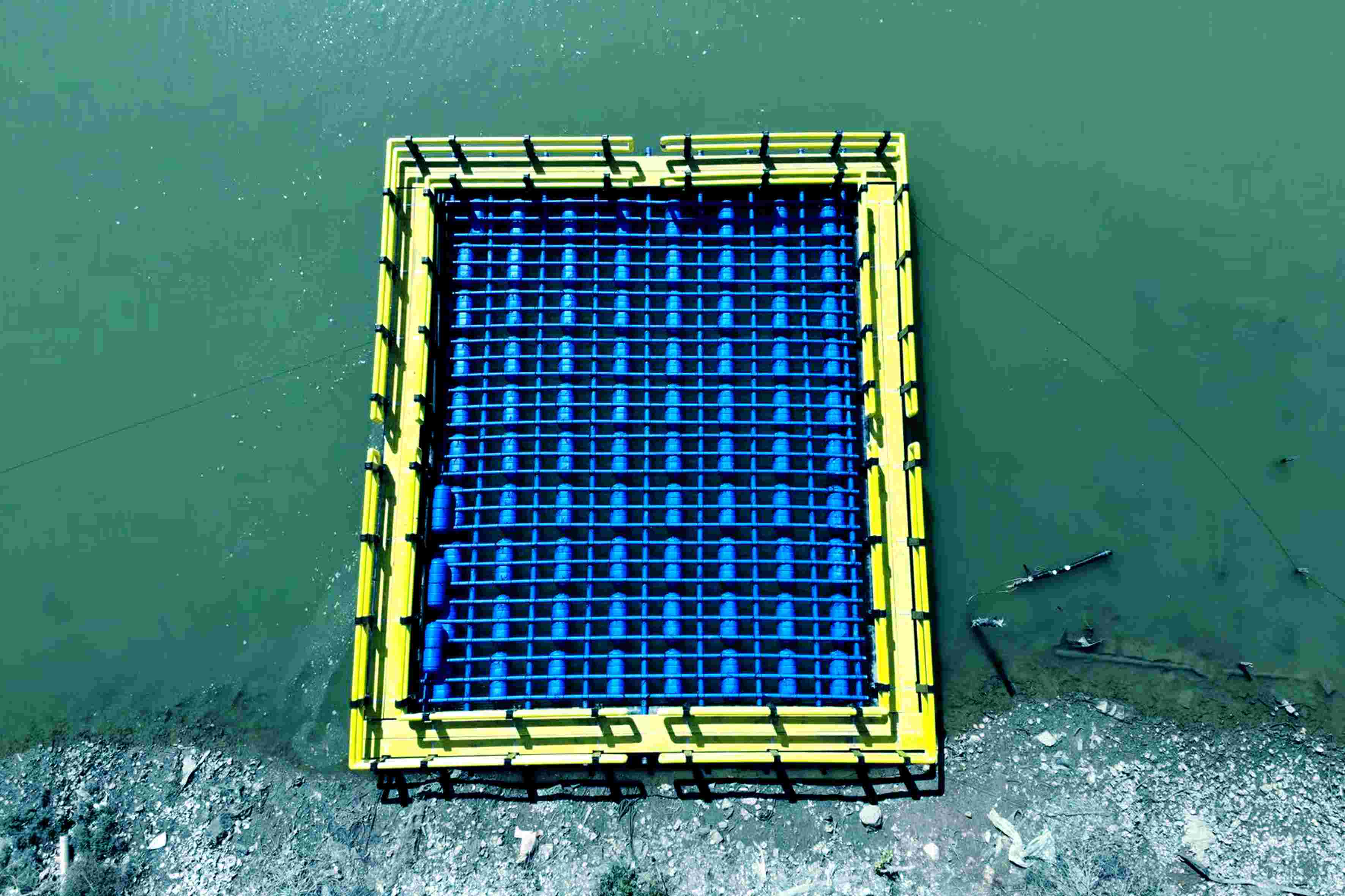 乐鱼页面在线登录海洋养殖装备设施系统-深海抗风浪蚝排(第二代)